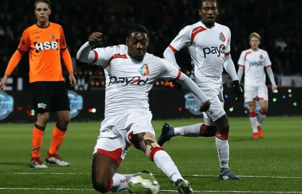 雷火电竞简介-阿贾克斯客场取胜，荷甲冠军实力无人可及的简单介绍