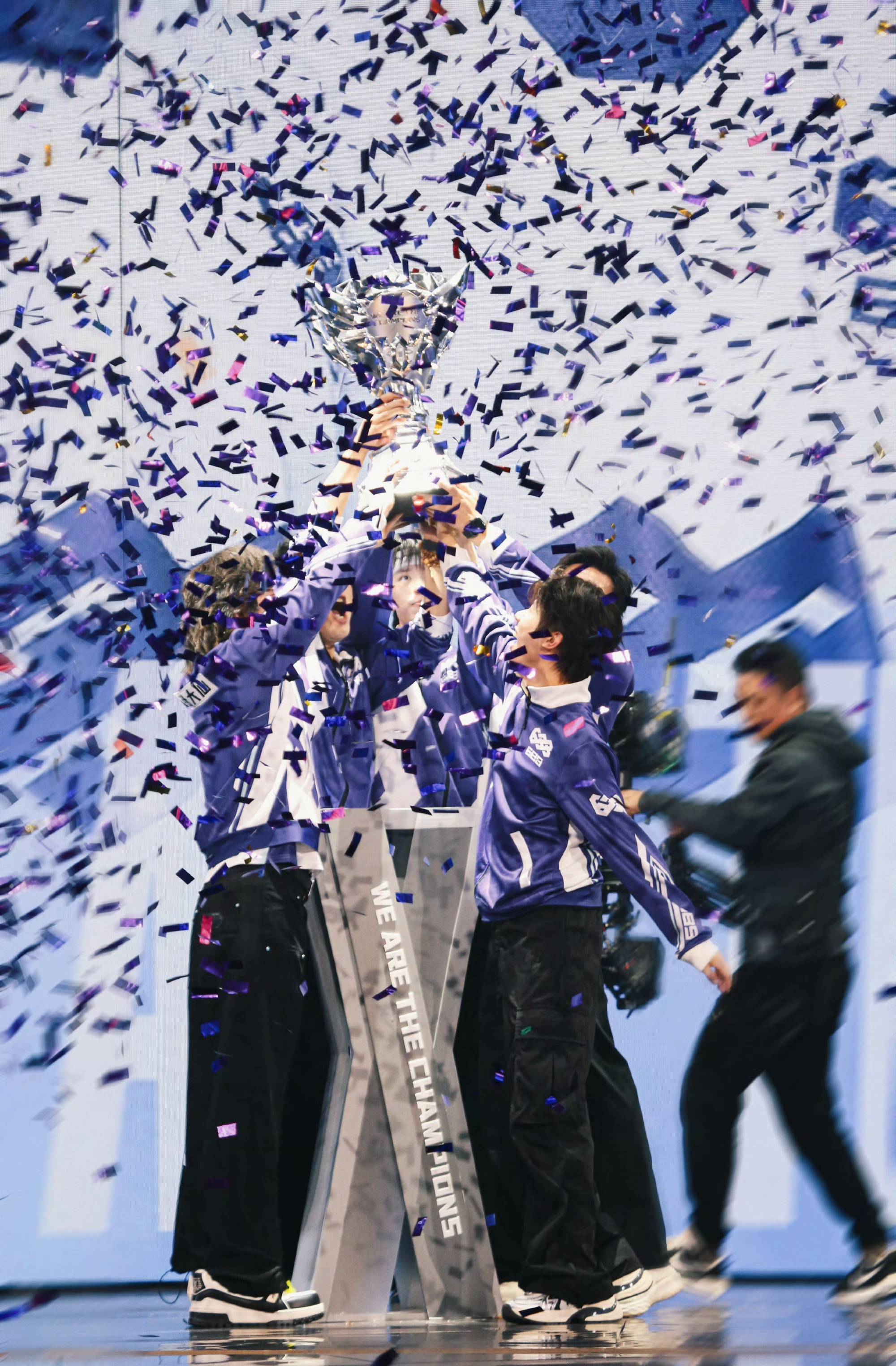 包含冠军庆祝,狂欢大派对的词条 包含冠军庆祝,狂欢大派对的词条