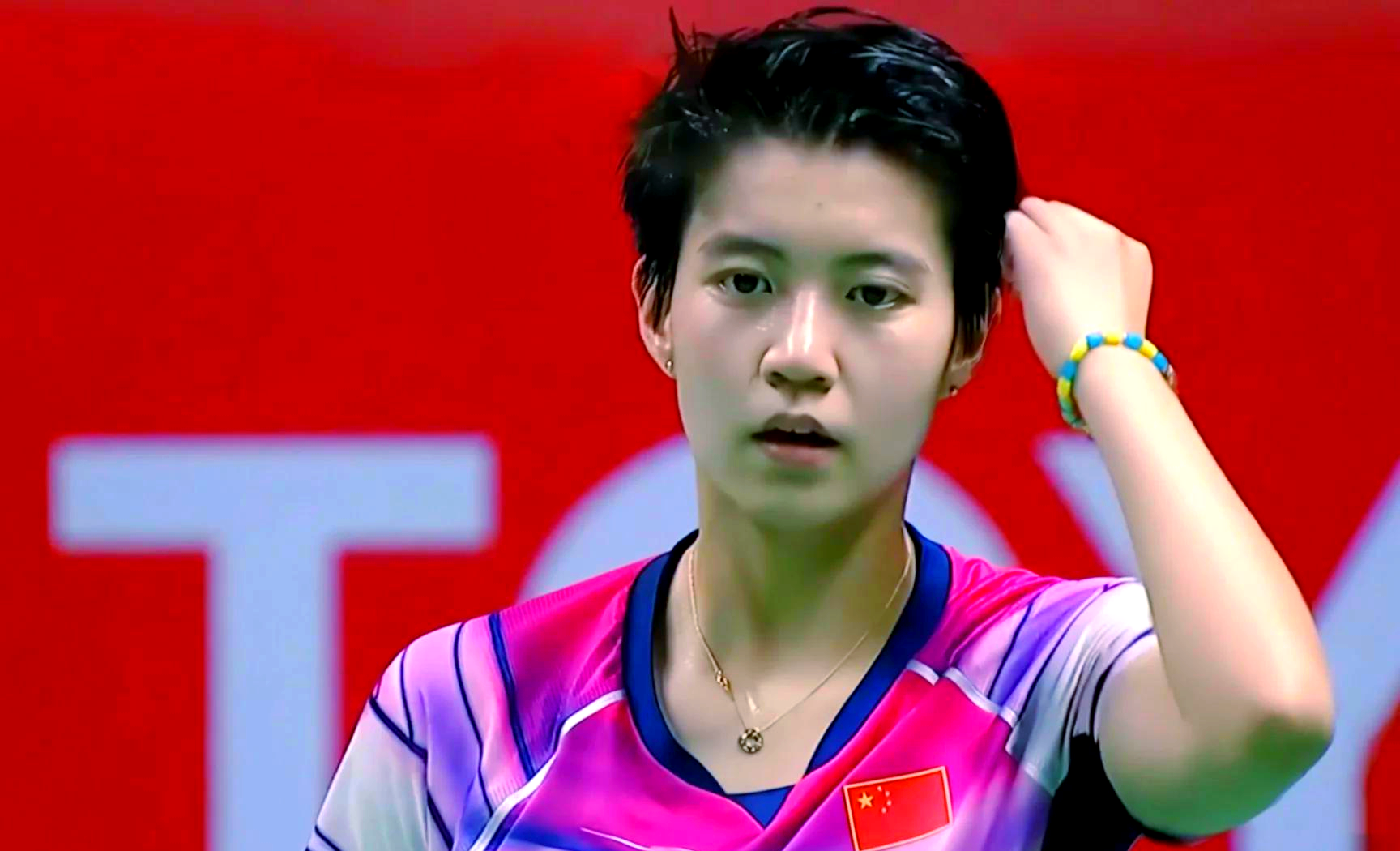 日本女子羽毛球选手夺得冠军,喜极而泣 日本女子羽毛球选手夺得冠军,喜极而泣