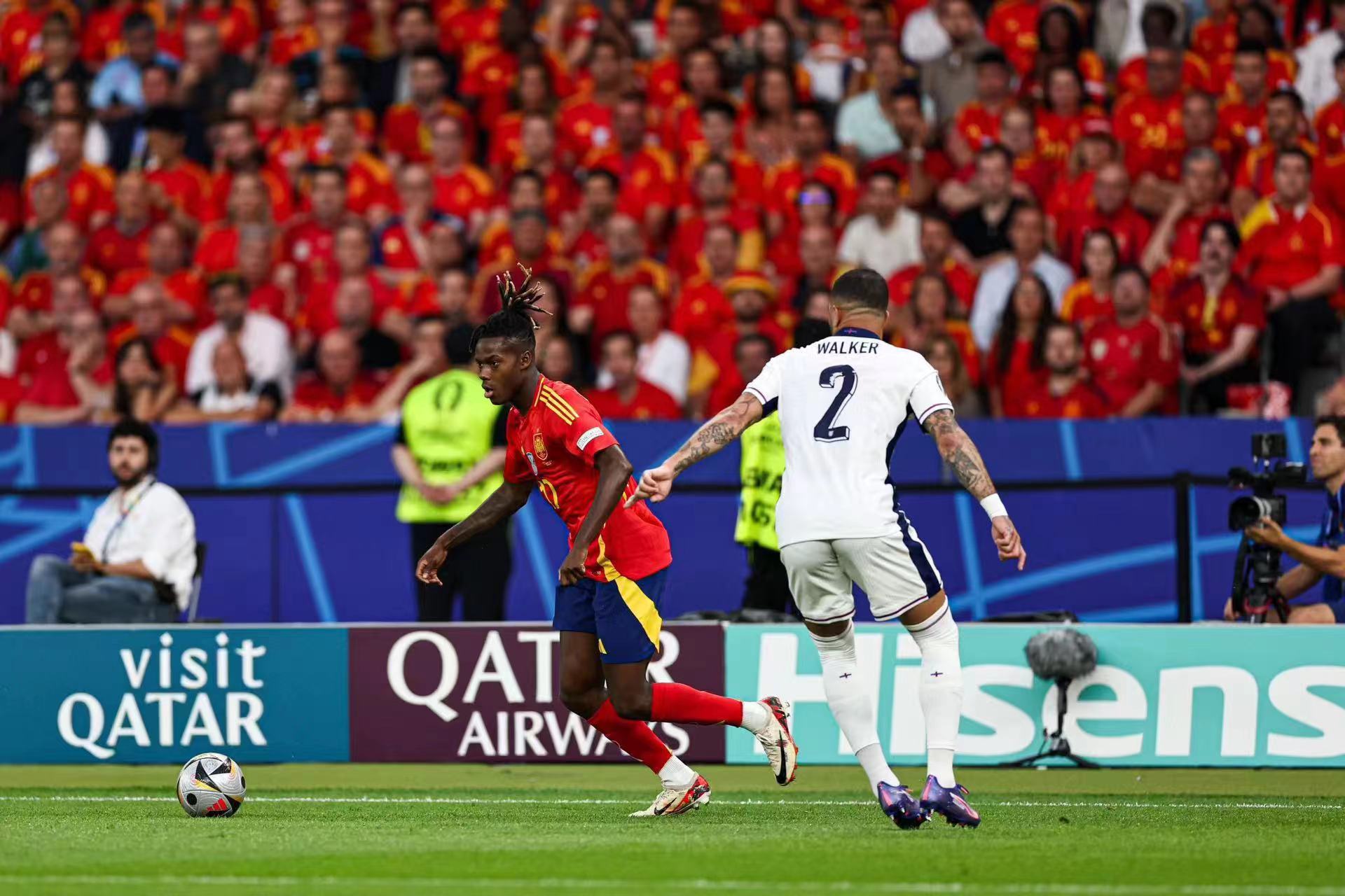 西班牙球队捧起欧洲冠军联赛奖杯 西班牙球队捧起欧洲冠军联赛奖杯