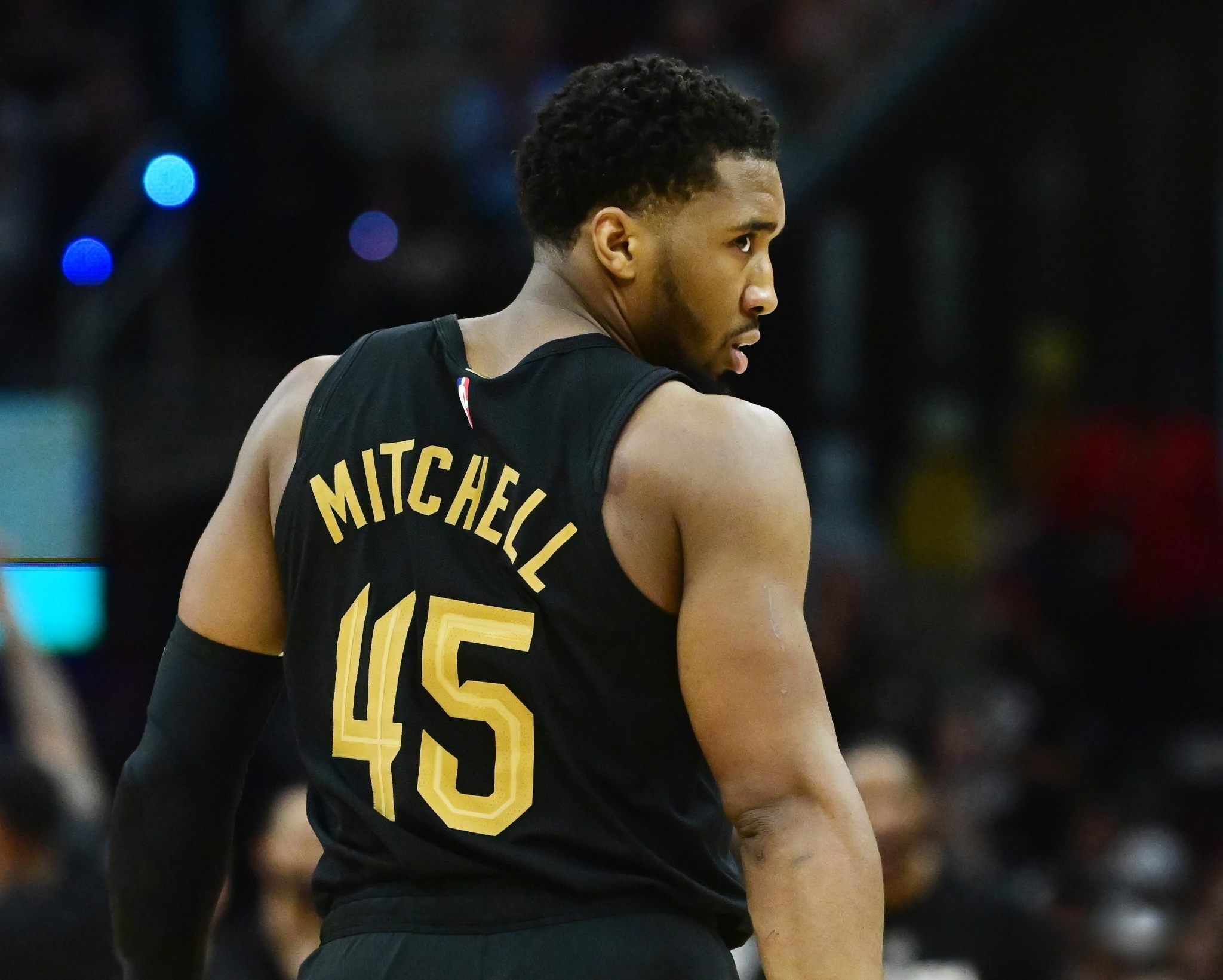 关于东部决赛骑士队走出困境,确保关键一战胜利的信息 关于东部决赛骑士队走出困境,确保关键一战胜利的信息