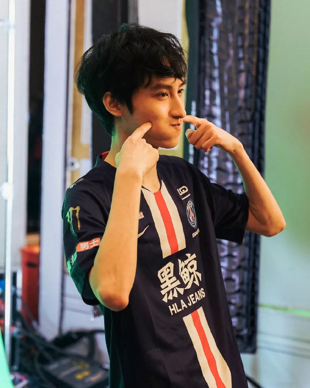 TI国际邀请赛传奇谢幕，球迷泪洒赛场