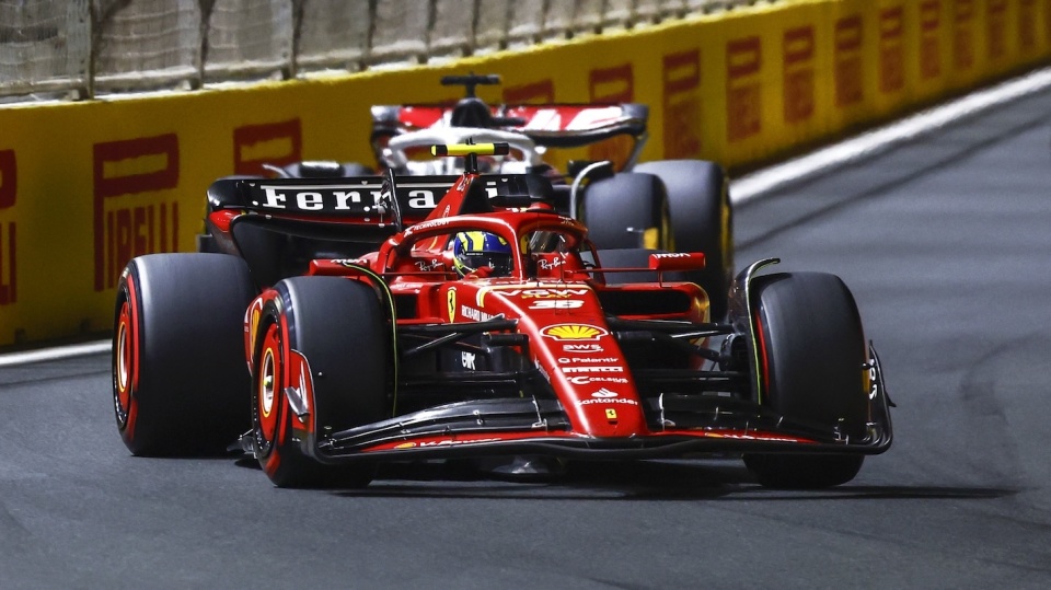 雷火电竞合作-哈斯车队鏖战雷诺车队，阿隆索惊艳四座的简单介绍