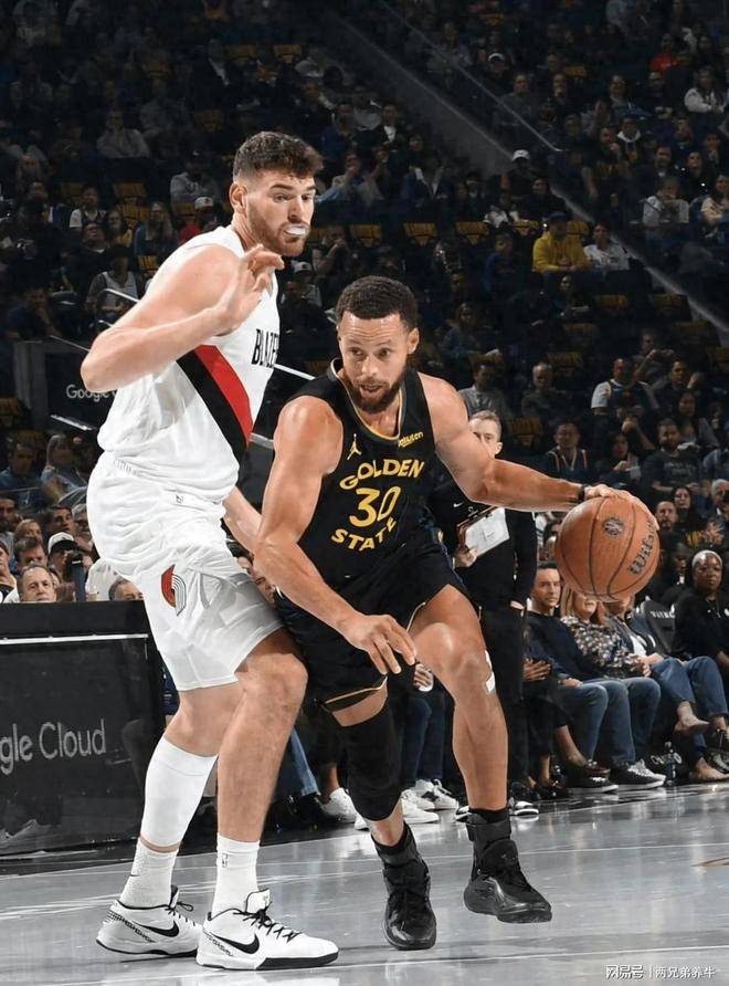 鹈鹕力克篮网，库里状态火热