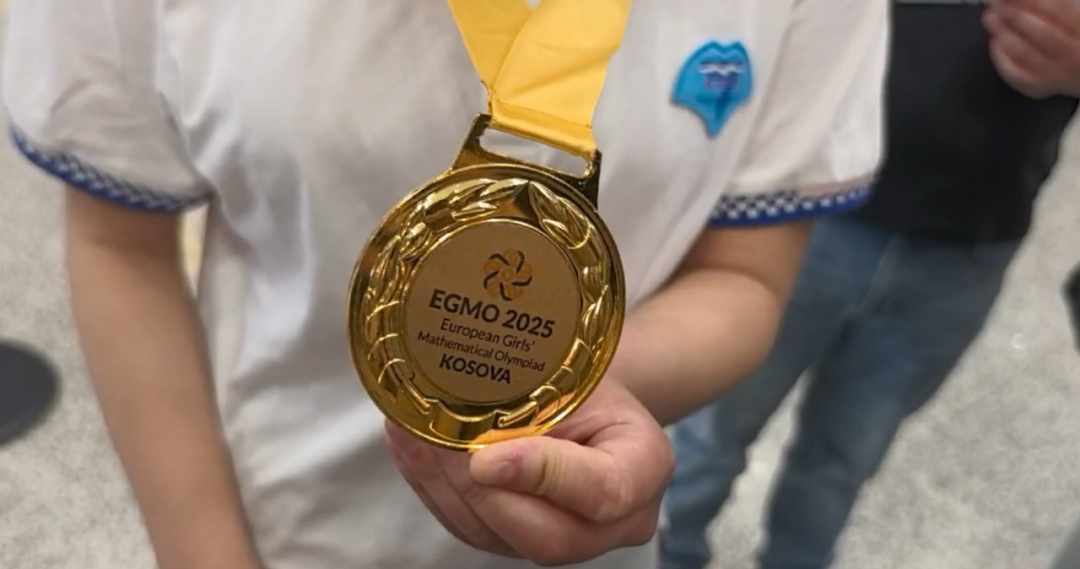 荷兰选手再次登上领奖台,获得金牌 荷兰选手再次登上领奖台,获得金牌