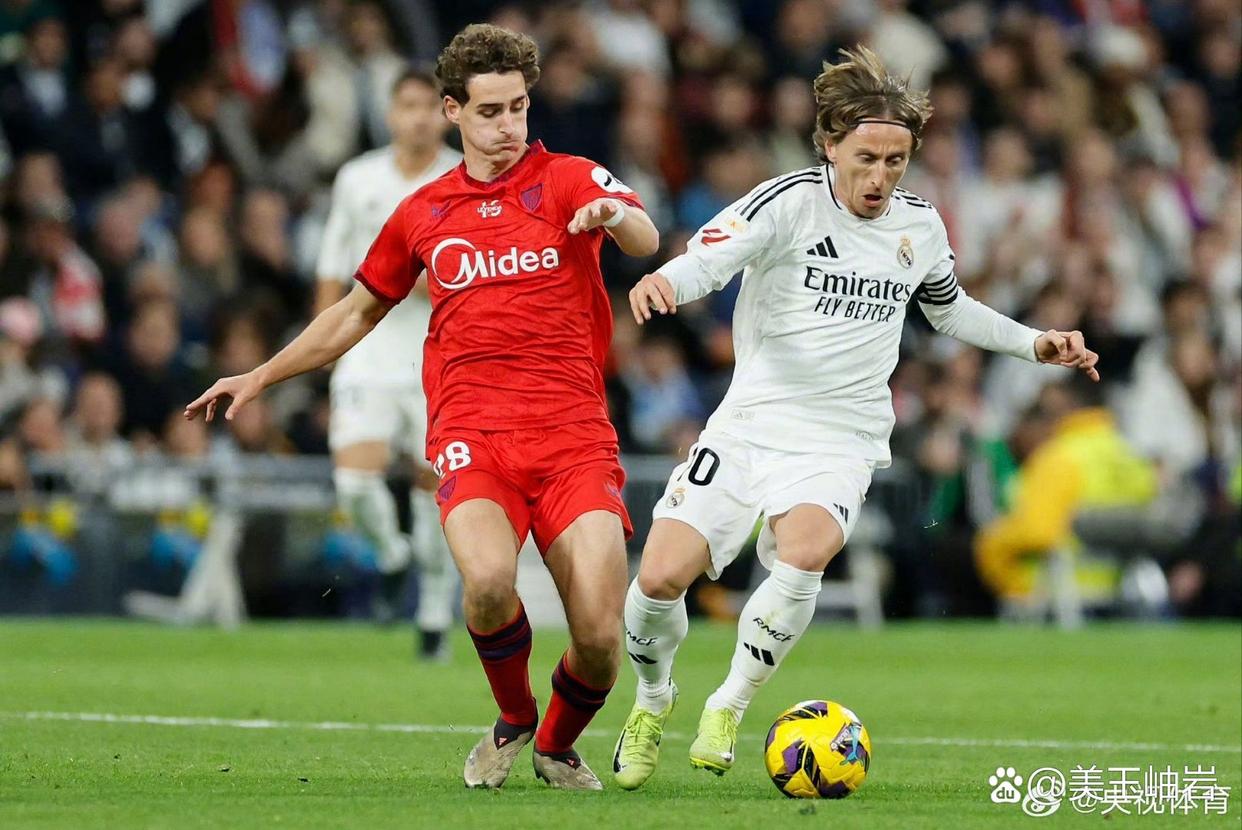 西甲联赛:皇家马德里迎战塞维利亚,C罗连进两球 西甲联赛:皇家马德里迎战塞维利亚,C罗连进两球