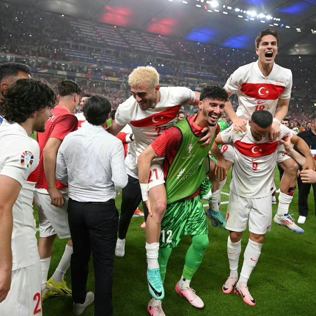 欧洲杯预选赛,势均力敌的一场搏斗 欧洲杯预选赛,势均力敌的一场搏斗