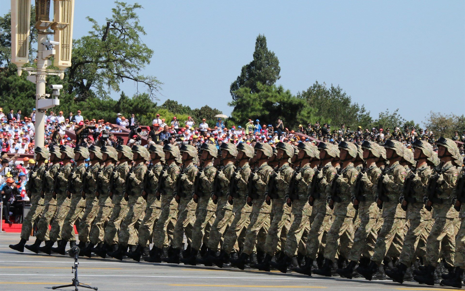 当最锋利的矛刺穿最坚韧的盾，三笘薰一稳定乾坤