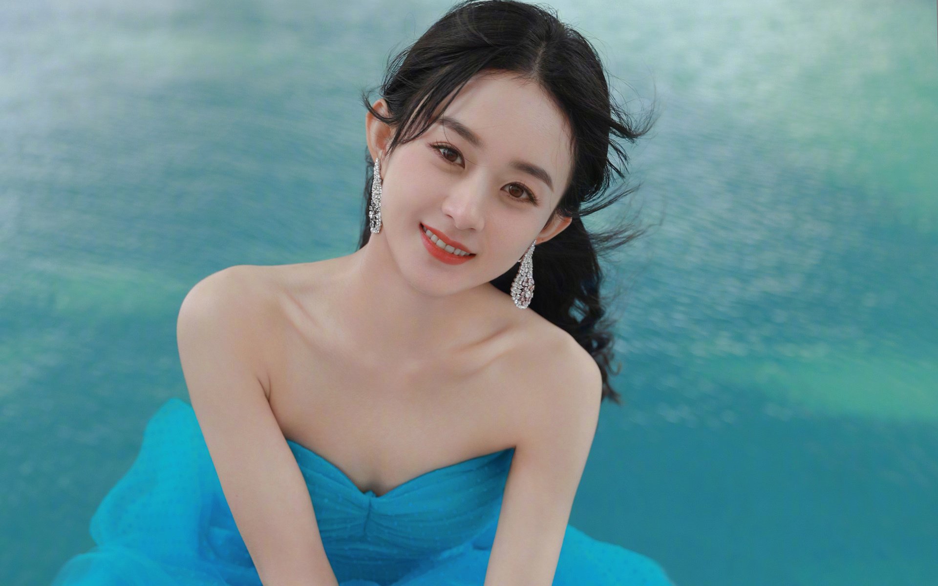 太阳蒸发岭南潮，戈贝尔铁塔镇南疆