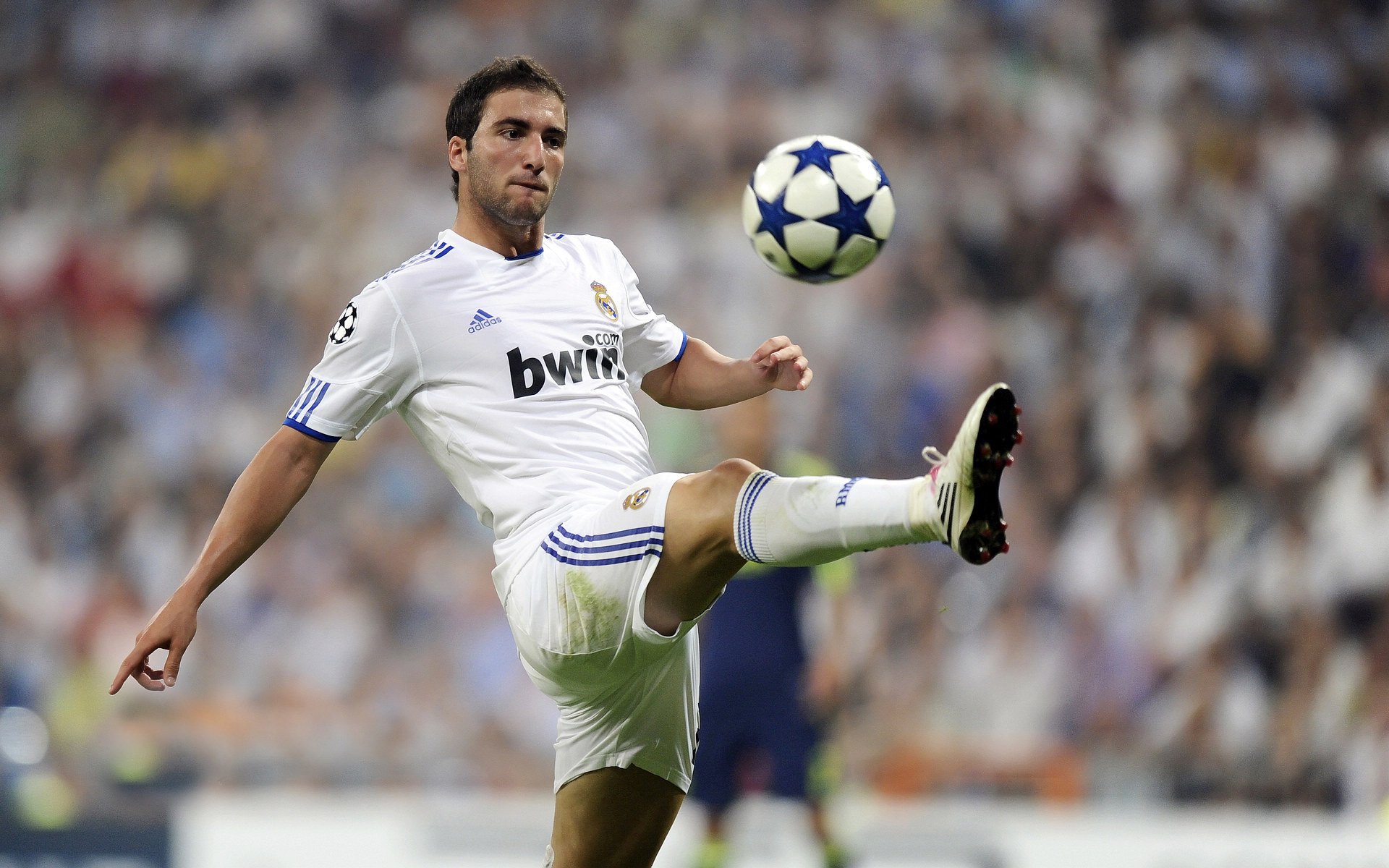 跨越十三年的回响，独行侠新王朝与旧王詹姆斯的永恒一课